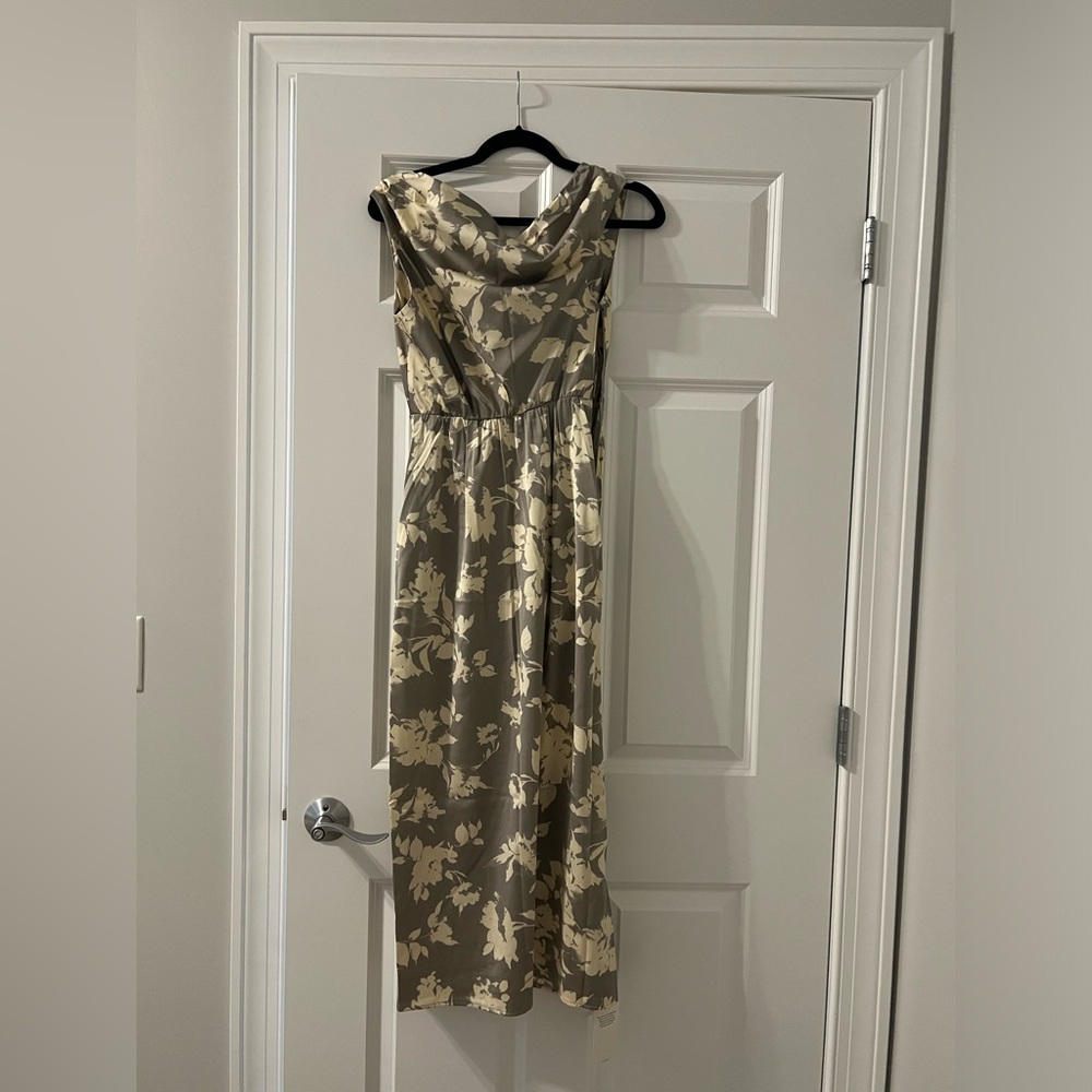 Abercrombie & Fitch Stretch Satin Draped Midi Dress in Grey Floral - Picture 8 of 9
